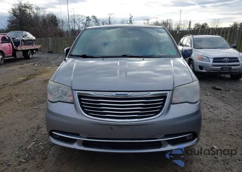 2013 Chrysler Town & Country Touring-L z USA, uszkodzony, nr VIN 2C4RC1CG0DR711268
